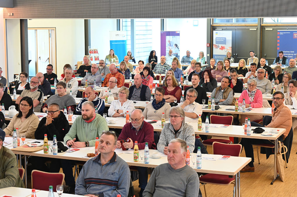 Blick ins Publikum mit knapp 90 Schwerbehindertenvertretungen, Inklusionsbeauftragen der Arbeitgeber sowie Betriebs- oder Personalräten