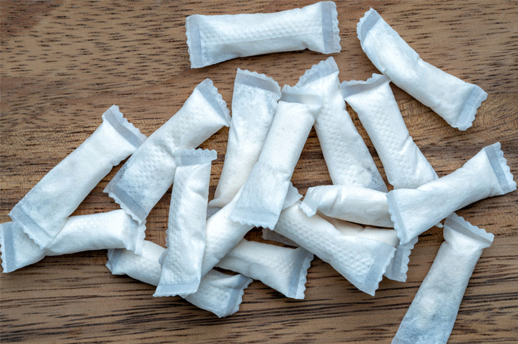 Ein Dutzend Nikotin-Beutelchen, so genannter Snus, mit großem Suchtpotenzial 